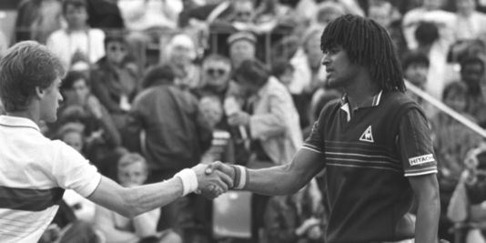 Mardi 24 mai 1983, 1er tour  Roland-Garros face au Sudois Anders Jrryd (86e) : 6-1, 6-0, 6-2.