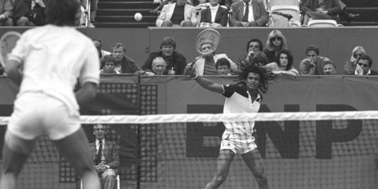 Noah contre Pat Dupr, en 1983  Roland-Garros.